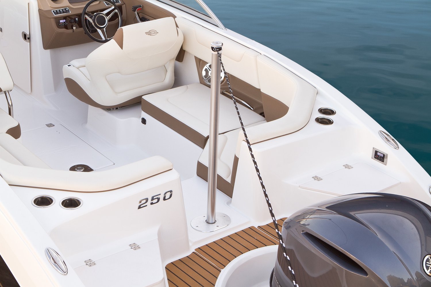 SC-250-SkiPylon-15 SC-250-SkiPylon-15